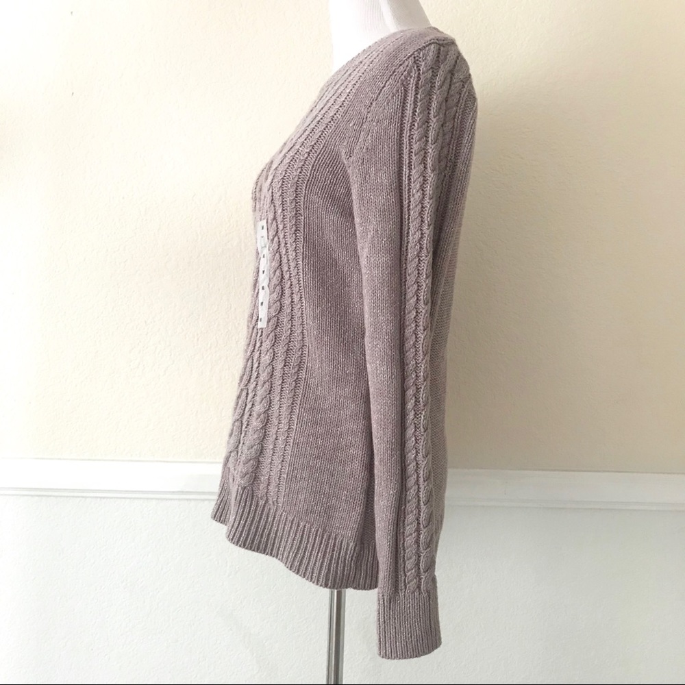 Old Navy Women’s Crew Neck Sweater - Picture 4 of 7